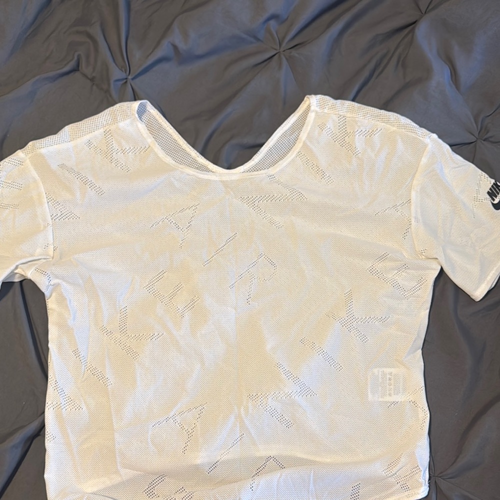 Nike White Boxy Crop T-Shirt Short Sleeve